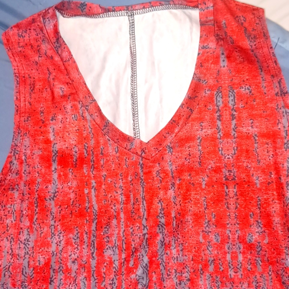V neck sleeveless shirt